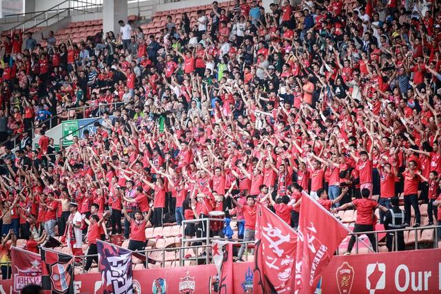 每体：关于巴萨用藤森给奥尔莫注册的猜测不实