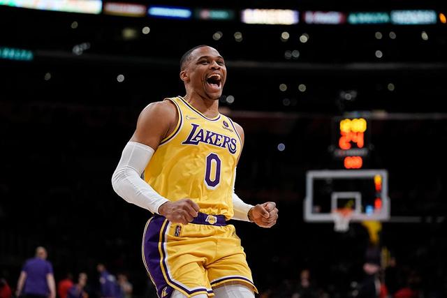 雄鹿大胜爵士止6连败 森林狼逆转送公牛4连败